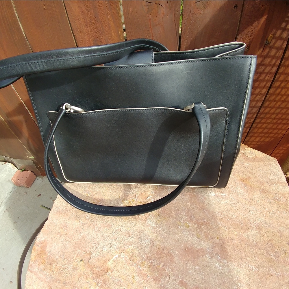 "Like New" Anne Klein Leather Bag!